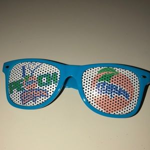 Stingrays peach sunglasses